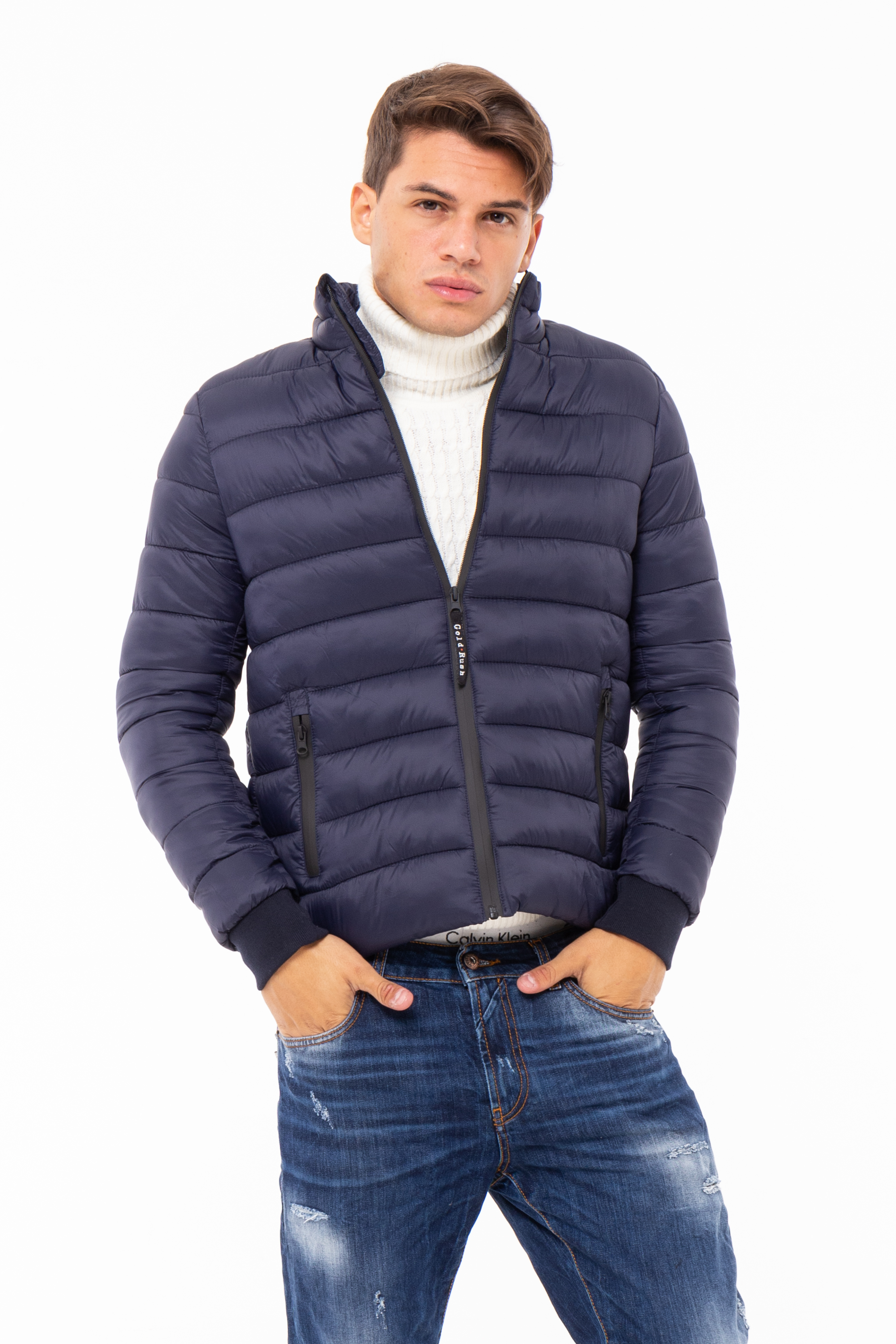 Giubbino imbottito realizzato in tessuto nylon