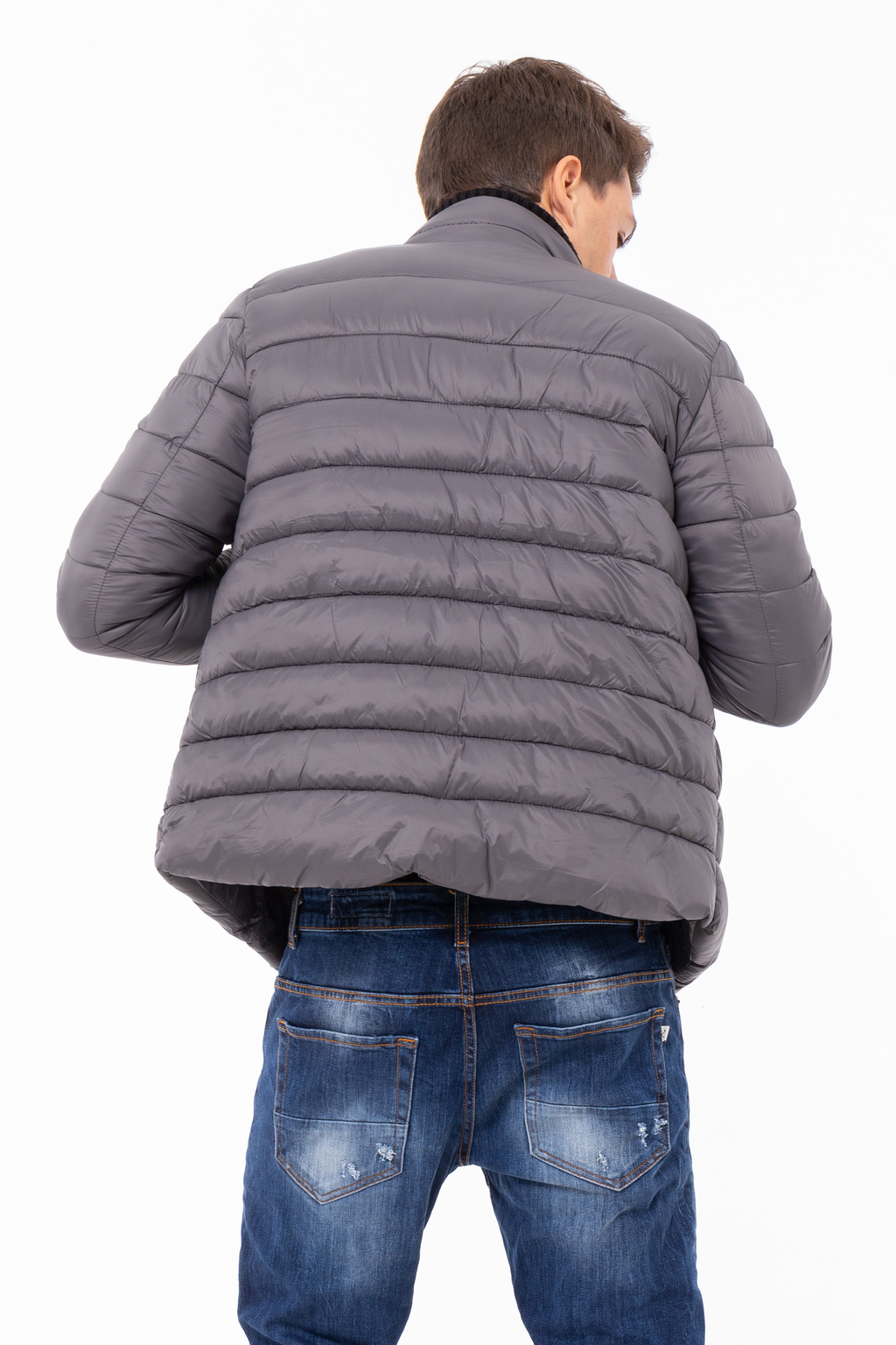 Giubbino imbottito realizzato in tessuto nylon